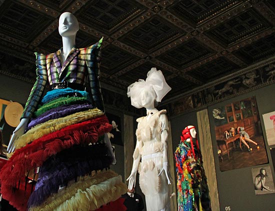 Ausstellung "Ist das Mode oder kann das weg!?" im Museum Villa Stuck (&copy;Foto: Marikka-Laila Maisel)